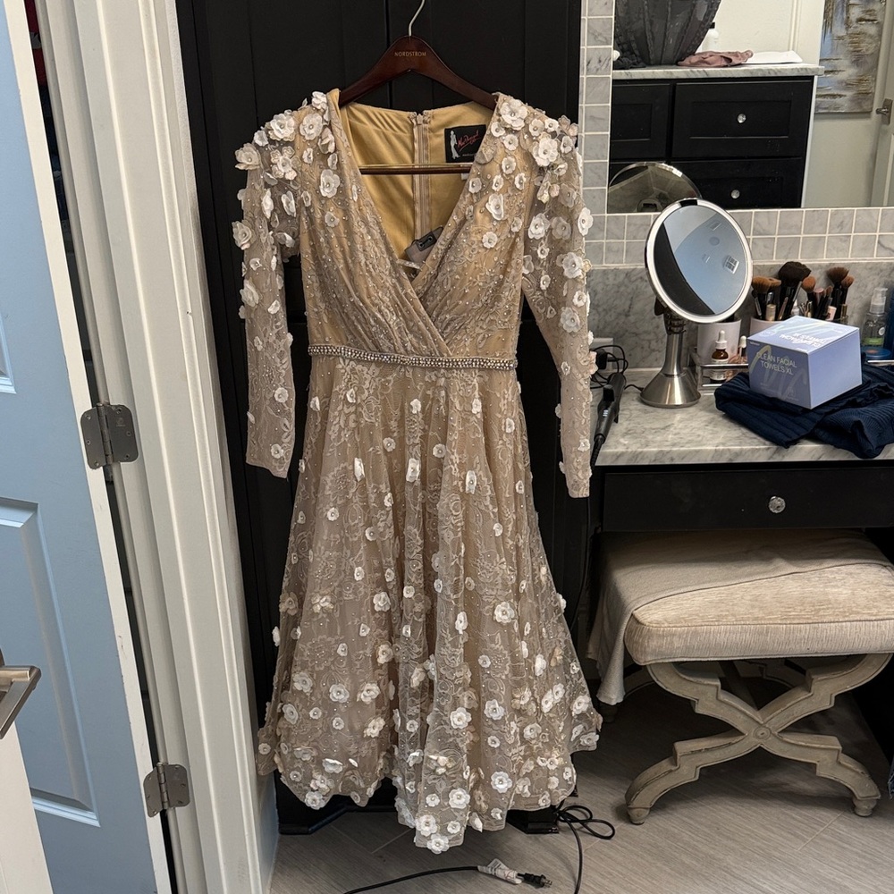 Mac Duggal Cream Floral Long Sleeve Dress - Picture 4 of 7